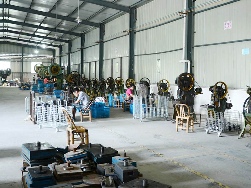 開(kāi)一家五金加工廠需要哪些設(shè)備?